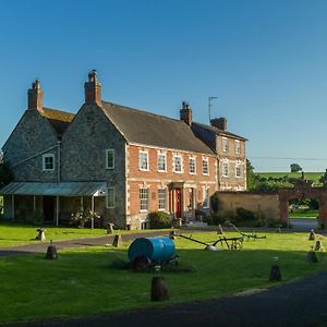 Rollestone Manor B&B And Restaurant